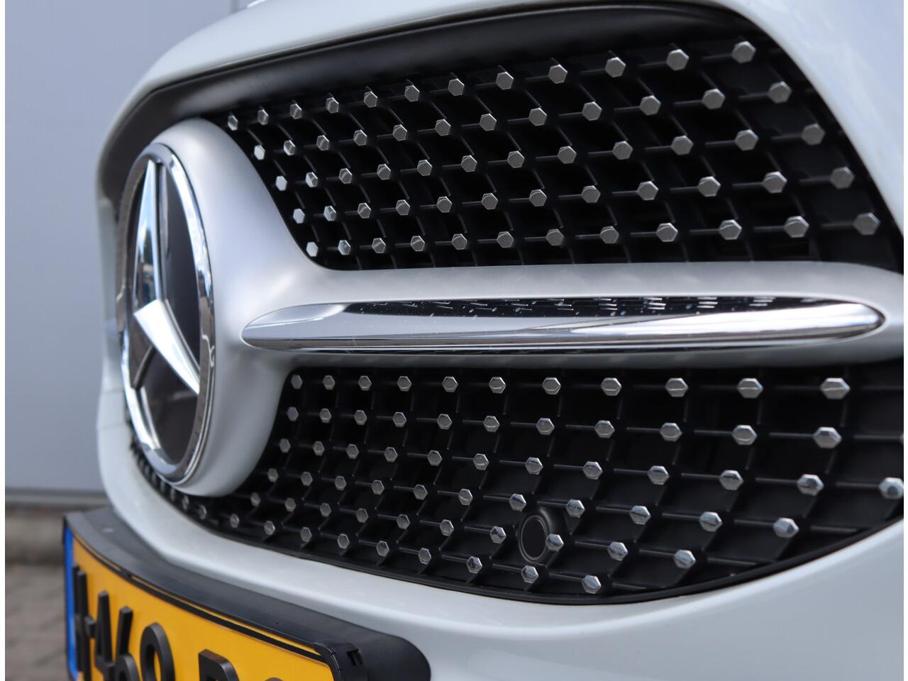 Mercedes-Benz CLA-KLASSE 200 AMG | Panoramadak | Camera | LED | Org. NL