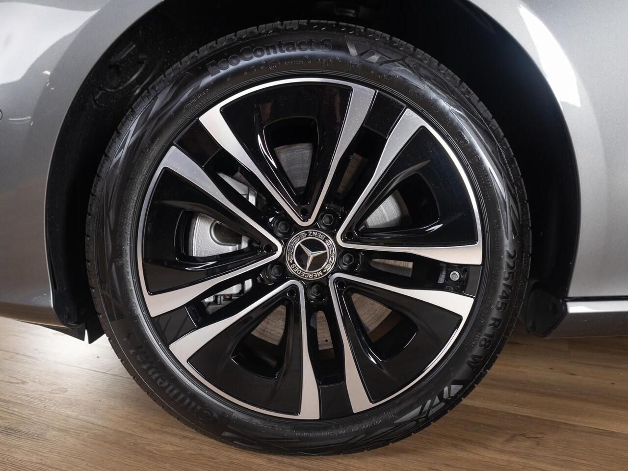 Mercedes-Benz CLA-KLASSE Shooting Brake 250 e Luxury Line Panorama dak