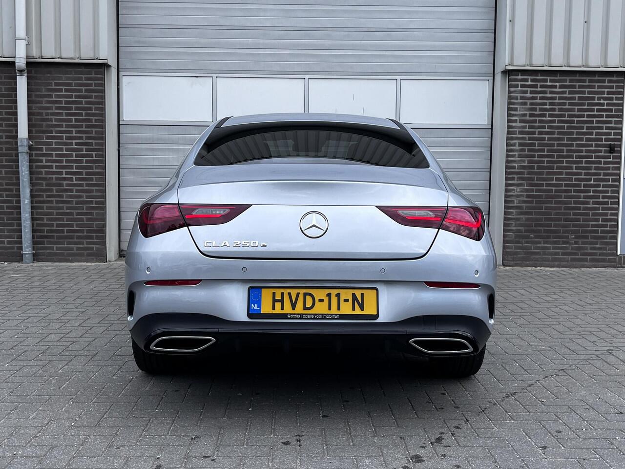 Mercedes-Benz CLA-KLASSE 250 e Star Edition AMG | Night Pakket | Dodehoekassistent | Apple CarPlay | Android Auto | Sfeerverlichting | Stoelverwarming | Parkeersensoren | Achteruitrijcamera | Elektrisch Inklapbare Buitenspiegels