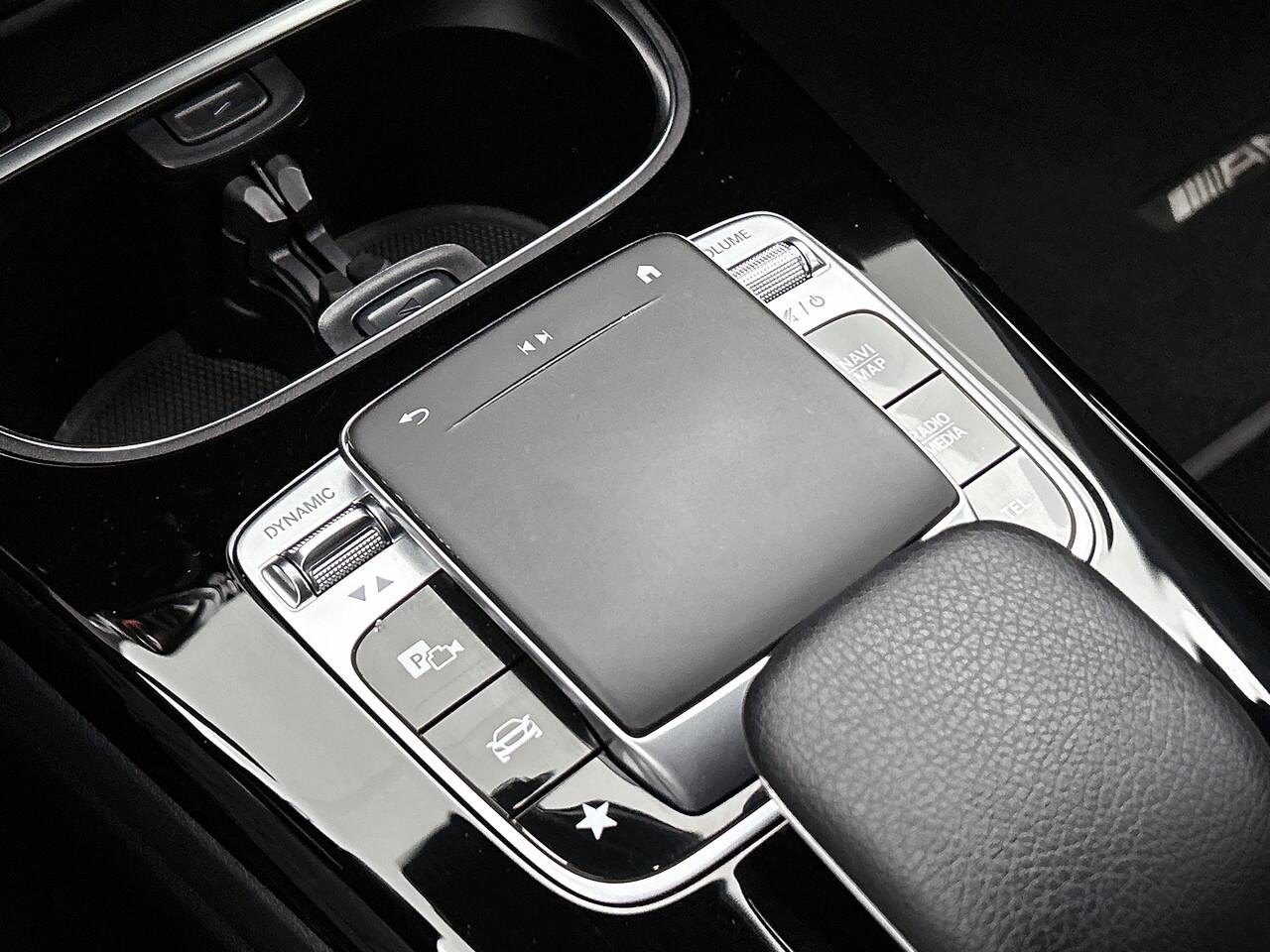 Mercedes-Benz CLA-KLASSE 180 AMG-line | 19 inch multispaaks lmv | Sfeerverlichting | Spiegelpakket Inclusief 24 maanden Mercedes-Benz Certified garantie voor Europa.