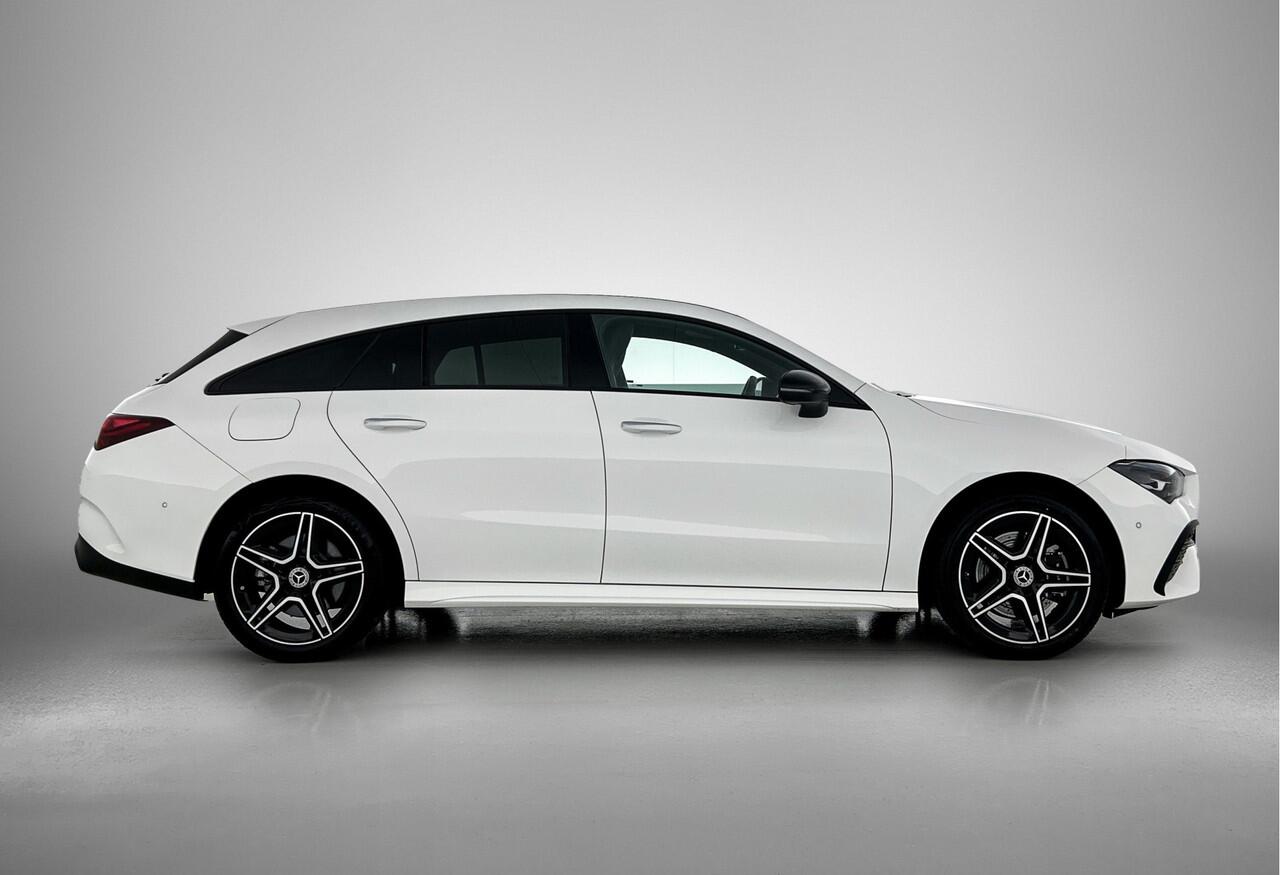 Mercedes-Benz CLA-KLASSE Shooting Brake 250 e AMG Plug-In Hybride AMG Line | Night Pakket | Trekhaak | Sfeerverlichting | Ledkoplampen | Achteruitrijcamera | KeyLess-Go. Inclusief 24 maanden MB Certified garantie voor Europa.