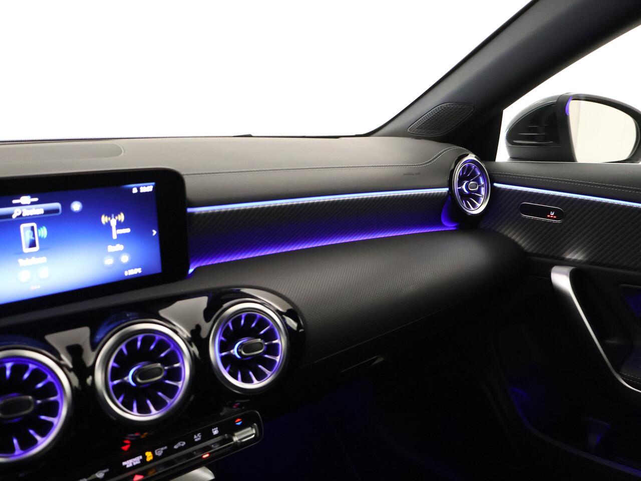 Mercedes-Benz CLA-KLASSE Shooting Brake 250 e Star Edition Luxury Line | Trekhaak | Distronic | Antidiefstalpakket GUARD 360° Plus | KEYLESS GO-comfortpakket | USB pakket plus | EASY PACK achterklep | Parkeerpakket met achteruitrijcamera |