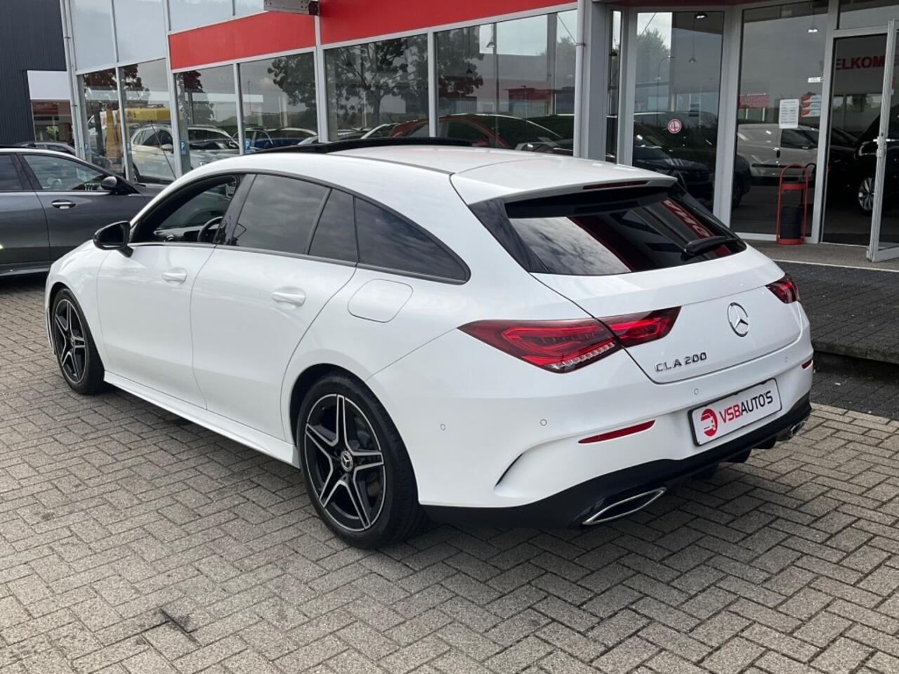 Mercedes-Benz CLA-KLASSE CLA 200 AUT. 163PK AMG-PAKKET PANO-DAK SFEERVERLICHTING CAMERA AIRCO LMV PDC