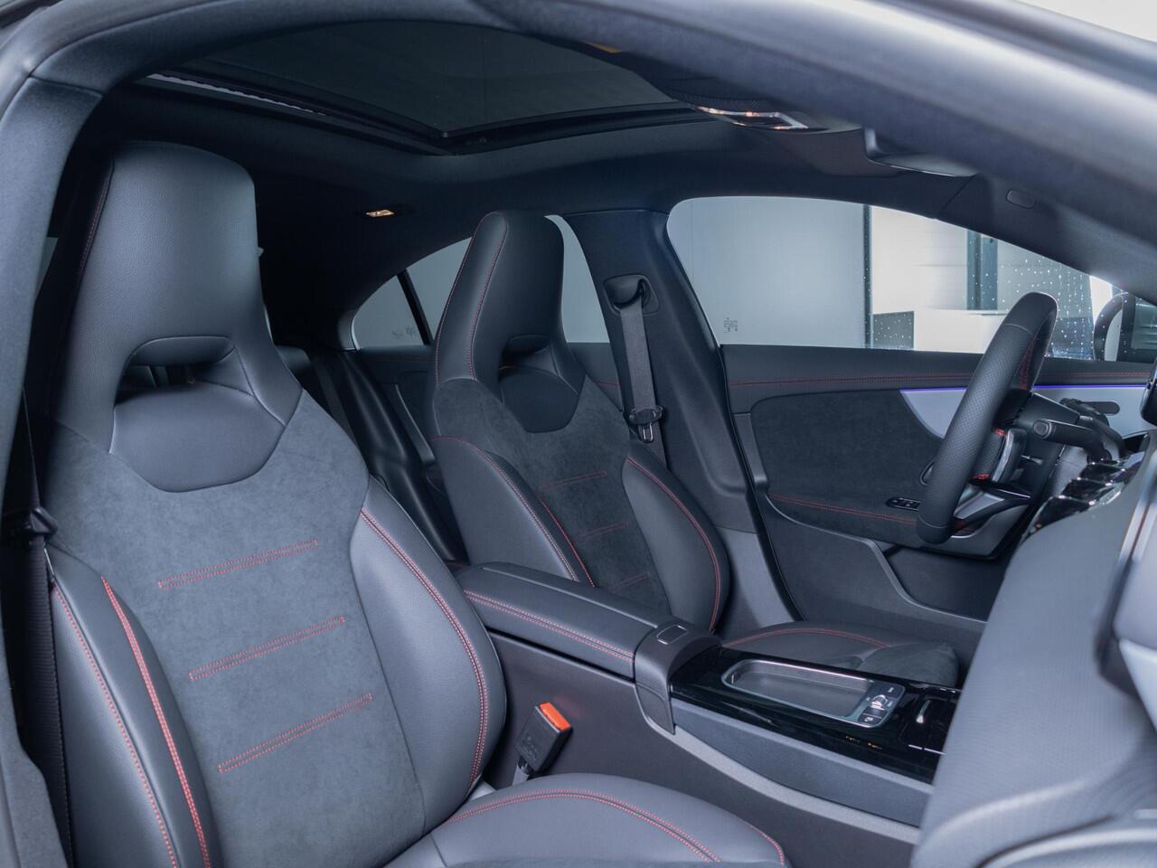 Mercedes-Benz CLA-KLASSE Coupé 180 Star Edition LIMITED Panorama dak