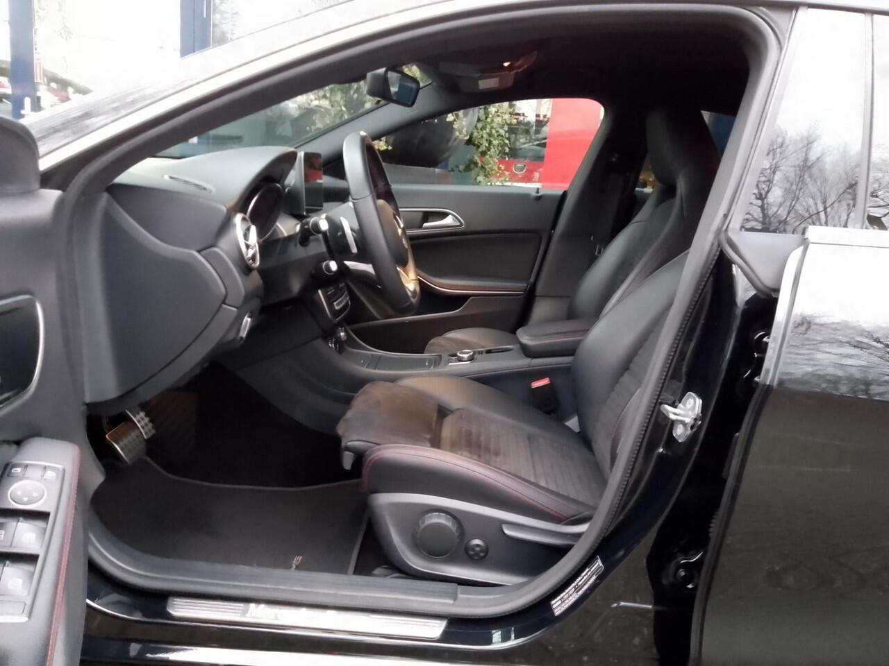 Mercedes-Benz CLA-KLASSE Shooting Brake 180 AUTOMAAT | Navi | AMG Styling | Airco | LM Velgen | Cruise Control |