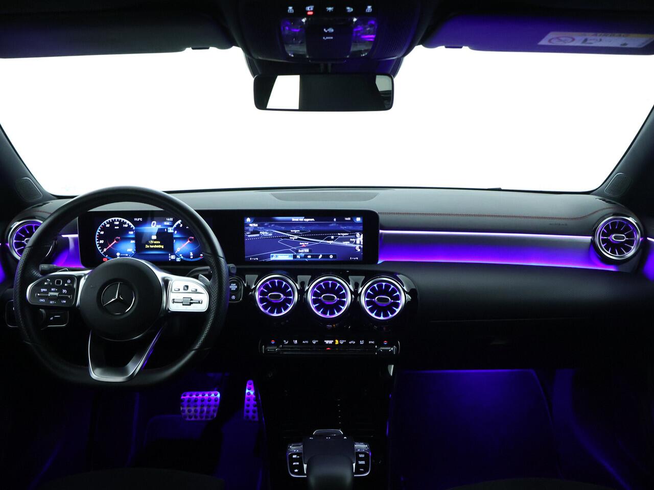 Mercedes-Benz CLA-KLASSE Shooting Brake 180 AMG | AMG Line | 19 Inch AMG LM velgen | Achteruitrijcamera | Inclusief 24 maanden MB Certified garantie voor Europa.