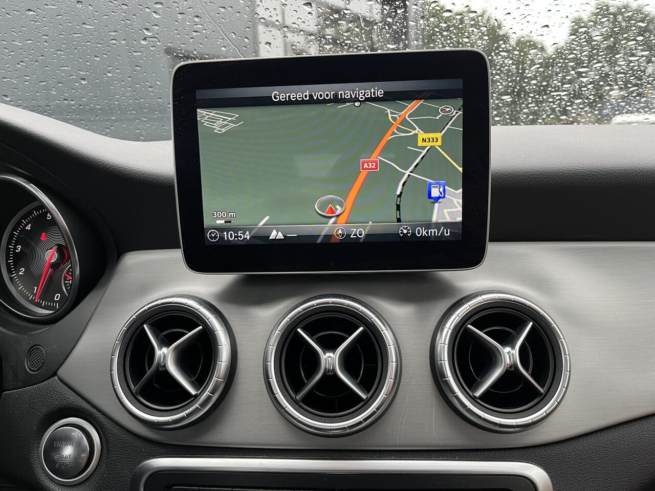 Mercedes-Benz CLA-KLASSE Shooting Brake 180 AUTOMAAT AMG SPORT EDITION 1e EIGENAAR PANO DAK CAMERA ALCANTARA LED NAVI CRUISE