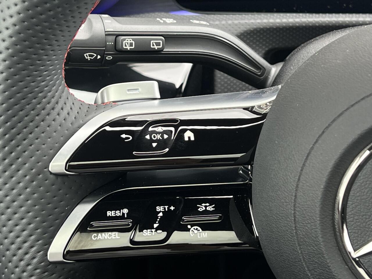 Mercedes-Benz CLA-KLASSE Shooting Brake 180 Star Edition AMG LIMITED | Night Pakket | Panoramadak | Trekhaak | Apple CarPlay | Android Auto | Sfeerverlichting | Stoelverwarming | Achteruitrijcamera | Parkeersensoren | Elektrisch inklapbare buitenspiegels