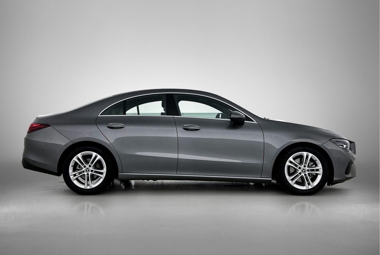 Mercedes-Benz CLA-KLASSE 180 Business Line | Trekhaak | Cruise Control | Stoelverwarming | Inclusief 24 maanden MB Certified garantie voor Europa.
