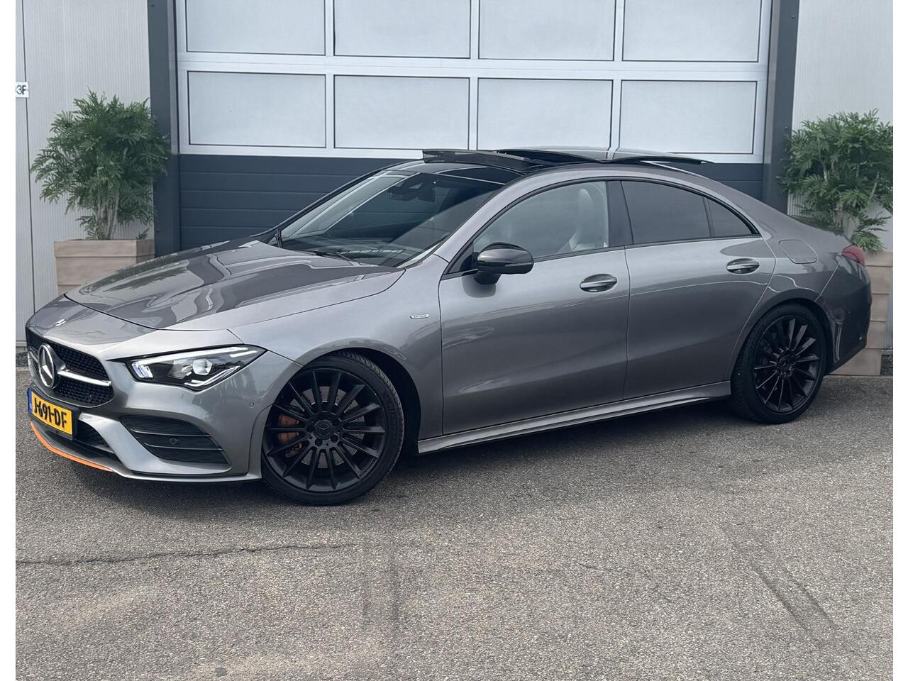 Mercedes-Benz CLA-KLASSE 220 Premium Plus / NAVI / PANO /GARANTIE /