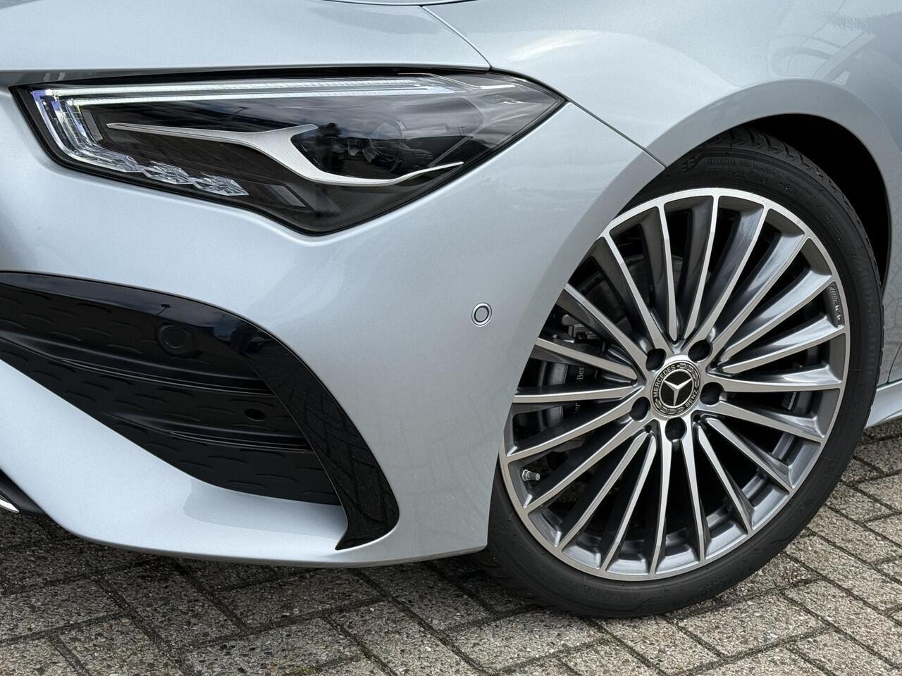 Mercedes-Benz CLA-KLASSE Shooting Brake 180 Star Edition LIMITED Panorama dak