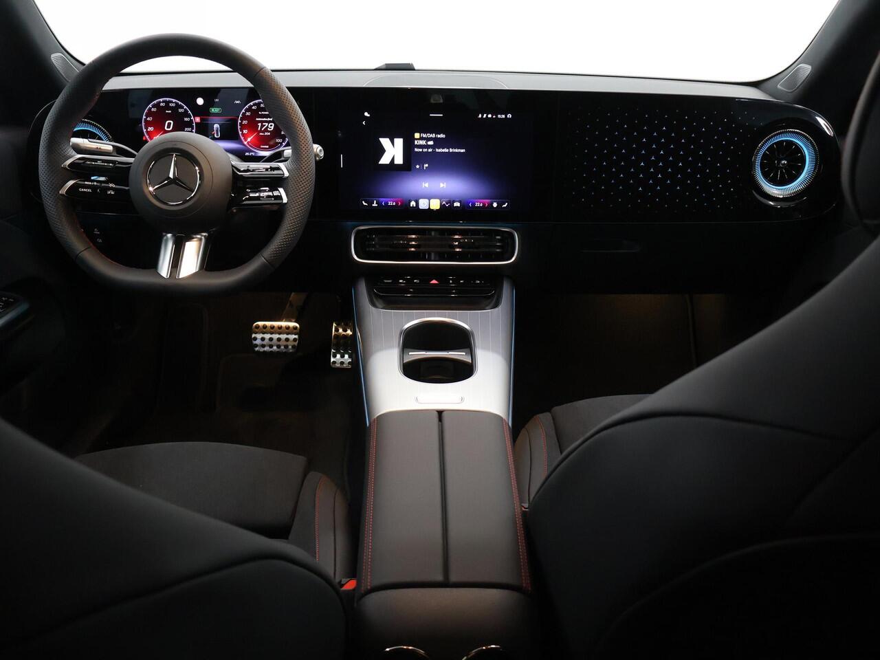 Mercedes-Benz CLA-KLASSE 250+ Launch Edition 85 kWh | Night | Panoramadak | Stoelverwarming | DISTRONIC | Achteruitrijcamera | Dodehoekassistent |