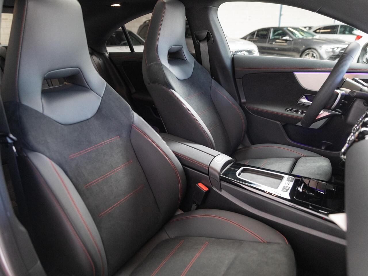 Mercedes-Benz CLA-KLASSE Coupé 180 Business Solution AMG