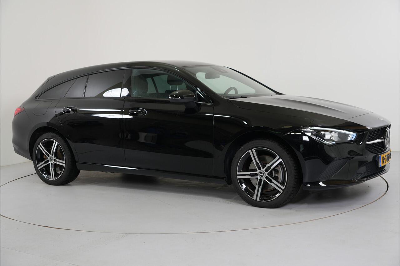 Mercedes-Benz CLA-KLASSE Shooting Brake 250 e Night PHEV 218 pk | Trekhaak | Sfeerverlichting |