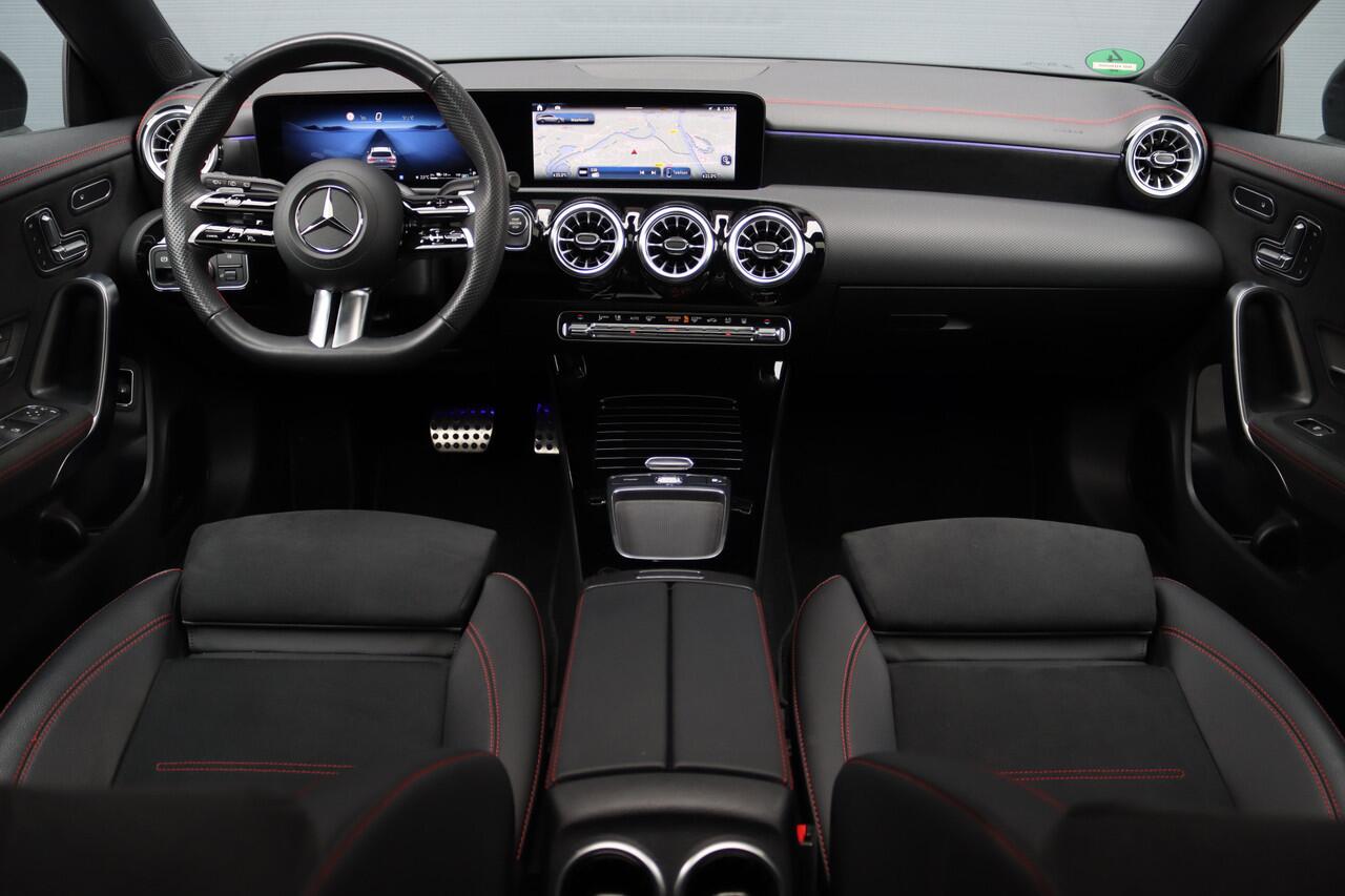 Mercedes-Benz CLA-KLASSE Shooting Brake 250 e AMG Line Aut8 | Facelift | Panoramadak | Distronic+ | Memory | Advanced Sound System | Keyless Go | Verwarmd Stuurwiel | Augmented Reality |
