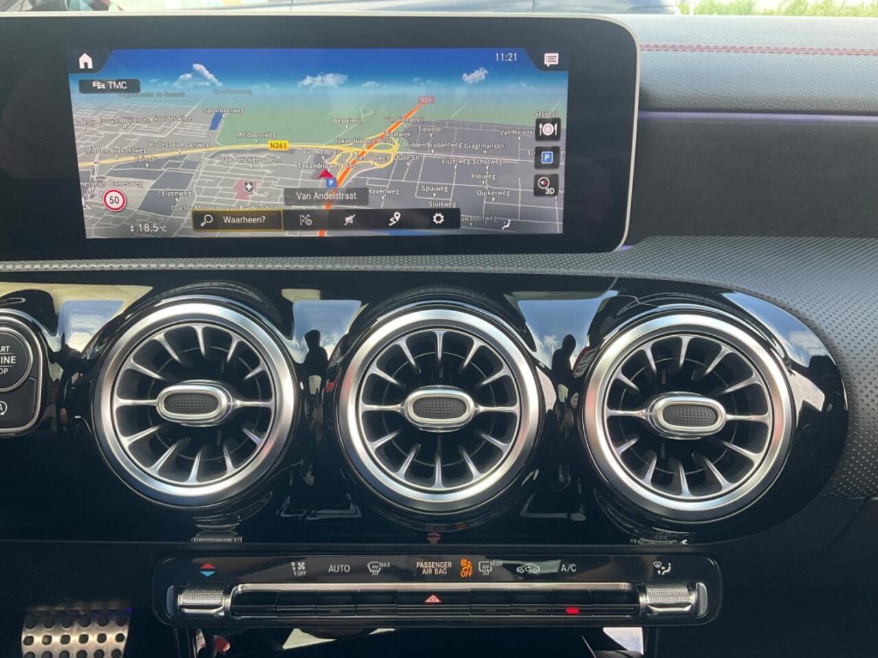 Mercedes-Benz CLA-KLASSE CLA 200 AUT. 163PK AMG-PAKKET PANO-DAK SFEERVERLICHTING CAMERA AIRCO LMV PDC