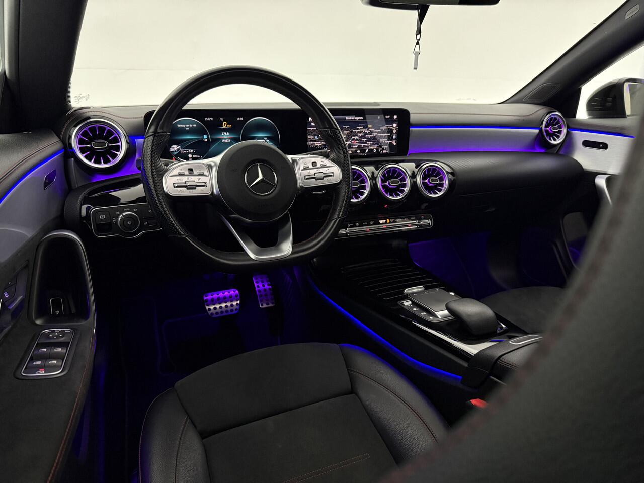 Mercedes-Benz CLA-KLASSE Shooting Brake 200 AMG | Pano | Sfeerverl. | Virtual | Camera | Trekh. | Carplay | LED | NAP