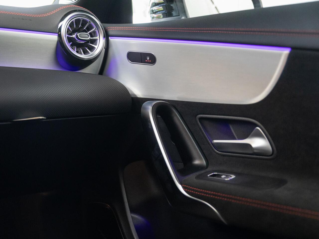 Mercedes-Benz CLA-KLASSE Coupé 180 Business Solution AMG