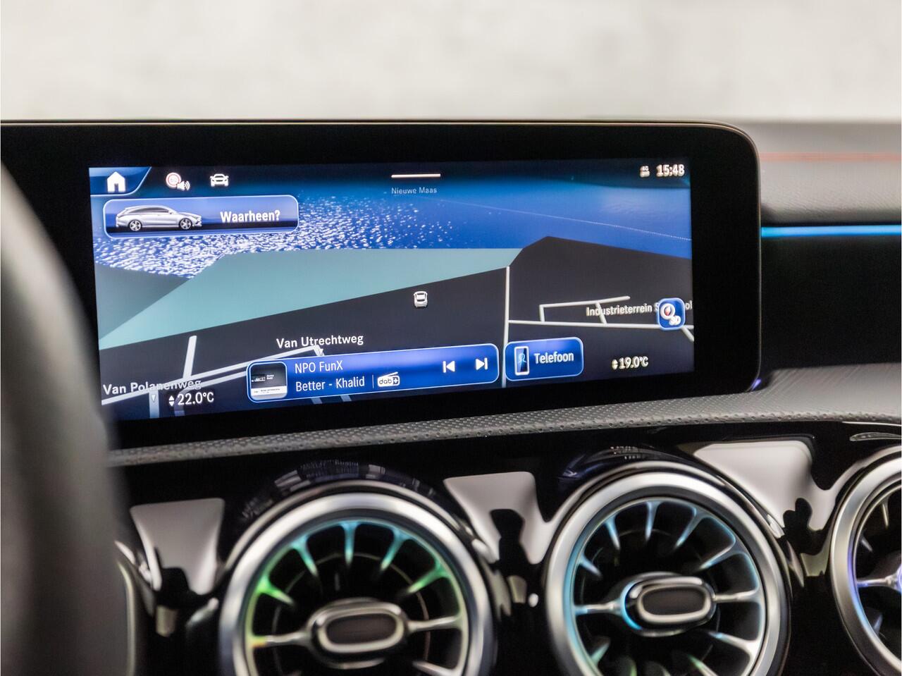 Mercedes-Benz CLA-KLASSE Shooting Brake 250 e AMG Sport 218Pk Automaat (FACELIFT, SCHUIFDAK, MEMORY SEATS, HEAD-UP DISPLAY, 360 CAMERA, STUUR/STOELVERWARMING, BURMESTER, LEDER/ALCANTARA, ADAPTIVE CRUISE, NIEUWSTAAT)