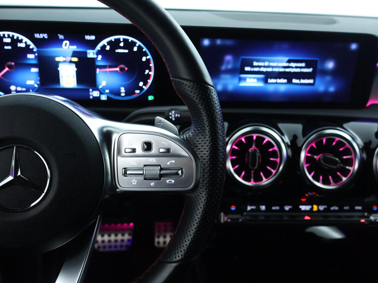 Mercedes-Benz CLA-KLASSE 180 Business Solution AMG | AMG Line | Achteruitrijcamera | Night Pakket | Sfeerverlichting | Inclusief 24 maanden MB Certified garantie voor Europa.