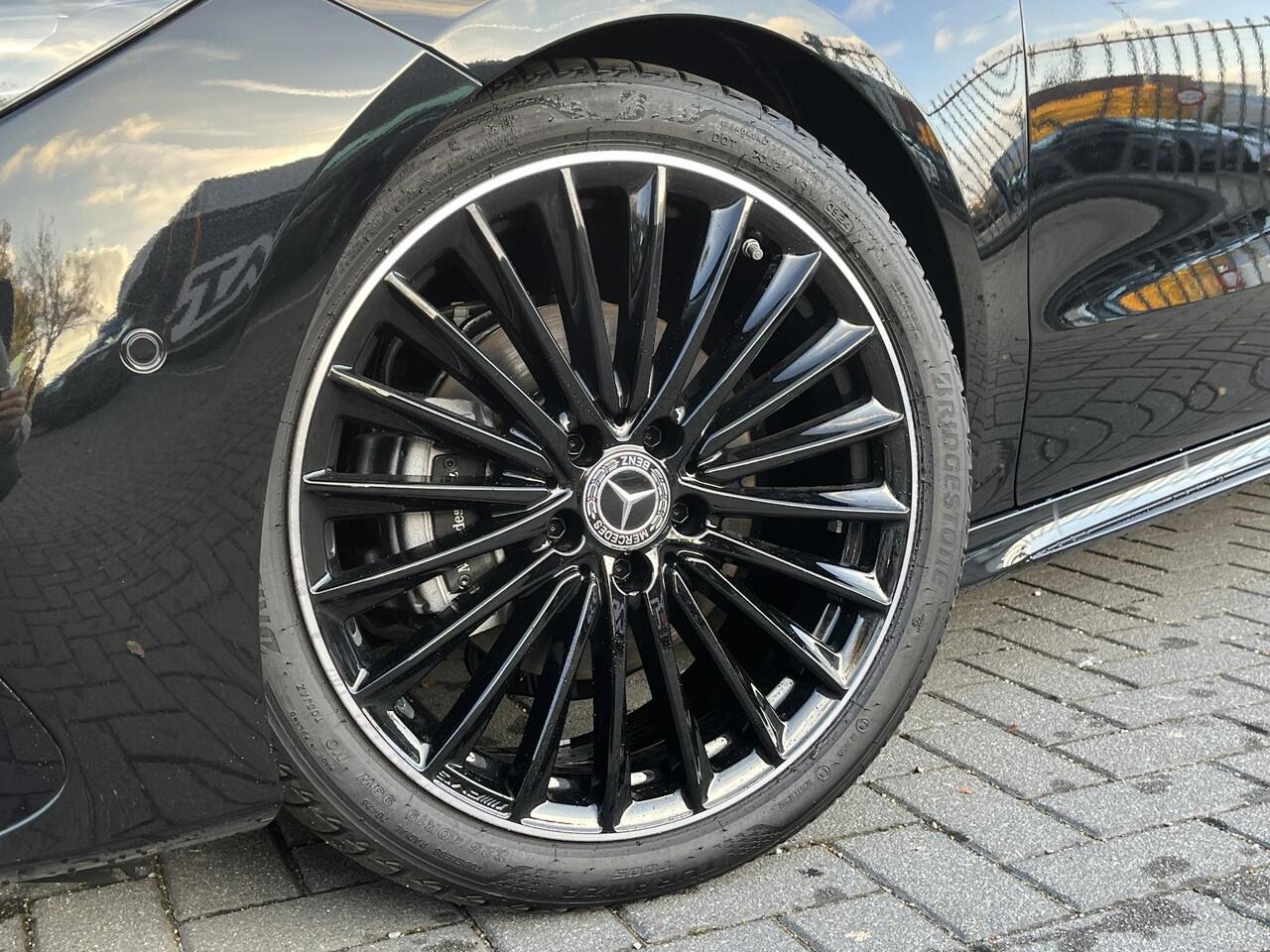 Mercedes-Benz CLA-KLASSE Shooting Brake 180 Star Edition AMG | Night Pakket | Panoramadak | MULTIBEAM LED Koplampen | Dodehoekassistent | Apple CarPlay | Android Auto | Stoelverwarming | Sfeerverlichting | Elektrische Achterklep | Achteruitrijcamera