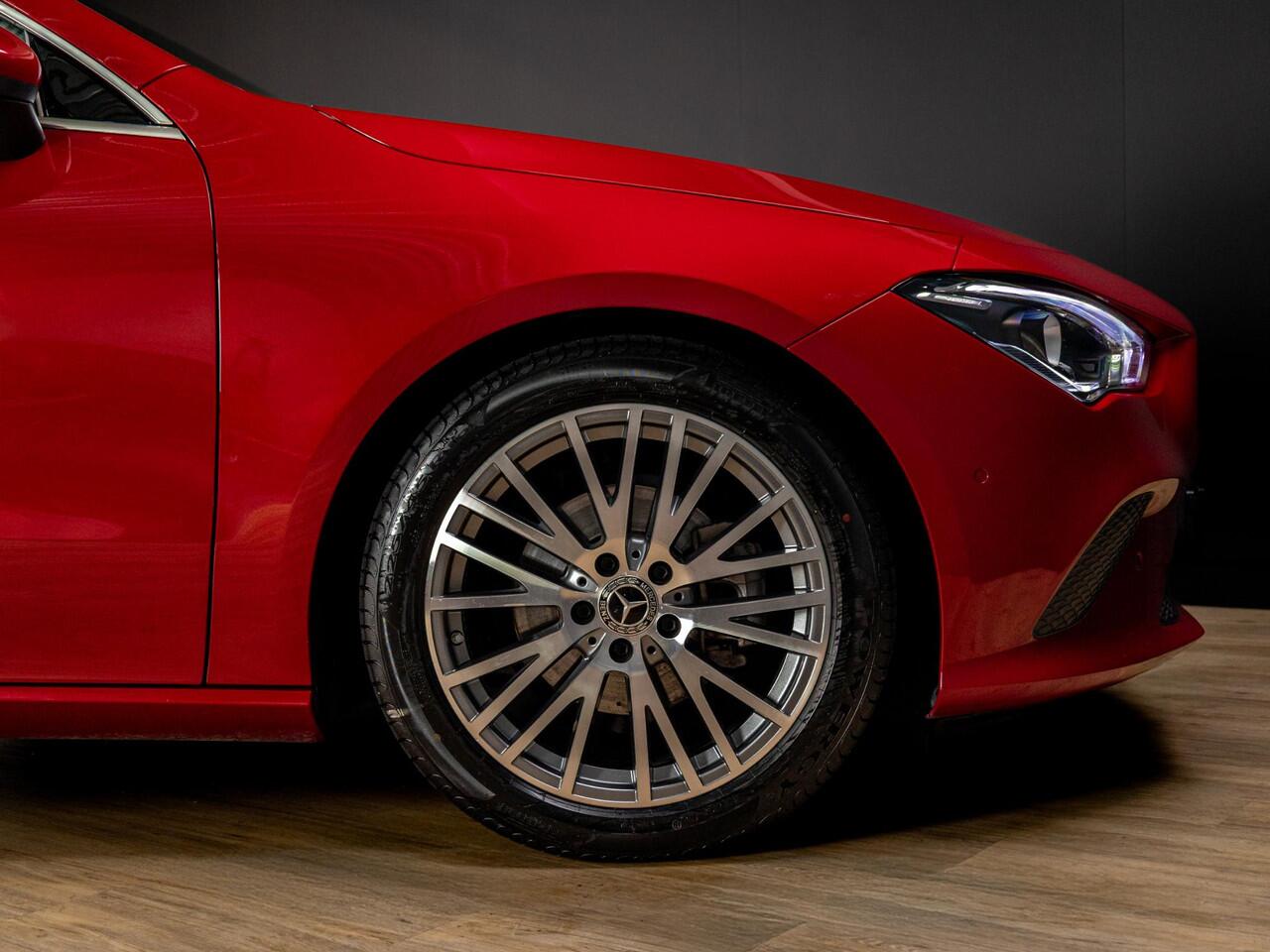 Mercedes-Benz CLA-KLASSE Coupé 180 Luxury Line Premium | Panorama dak