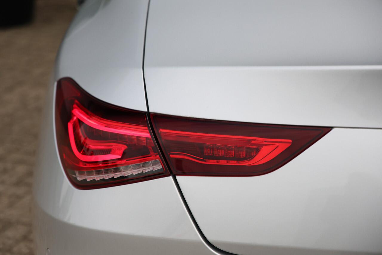 Mercedes-Benz CLA-KLASSE 250 e AMG Night Edition NAP|Pano|360cam|Head up|Sfeerv|Keyless