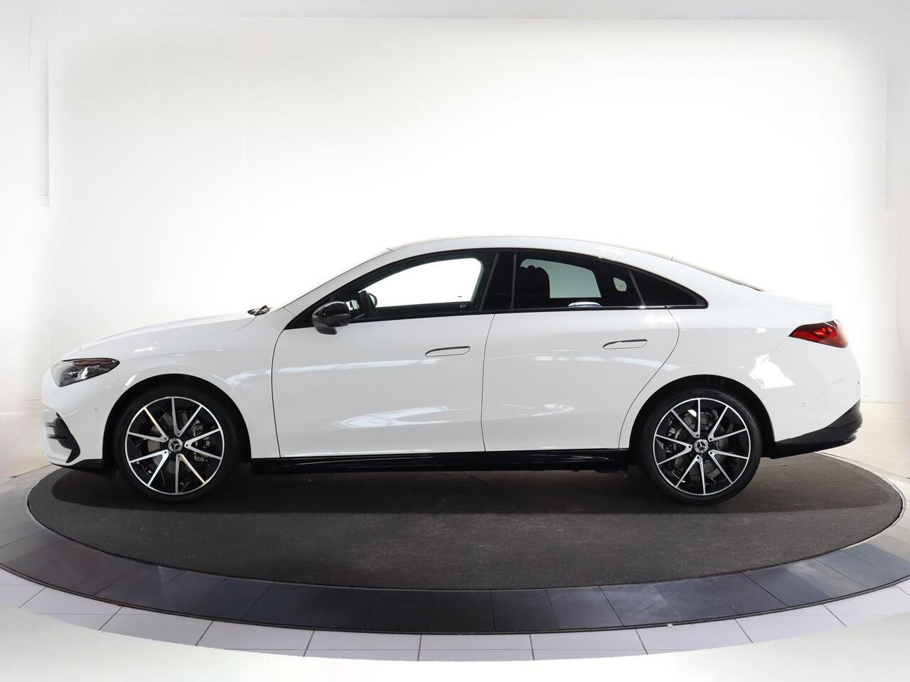 Mercedes-Benz CLA-KLASSE 250+ Launch Edition 85 kWh | Night | Panoramadak | DISTRONIC | Achteruitrijcamera | Dodehoekassistent | Trekhaak |