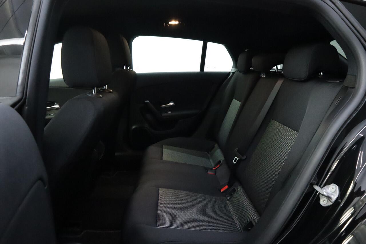Mercedes-Benz CLA-KLASSE Shooting Brake 200 d Camera | Stoelverwarming | Navigatie