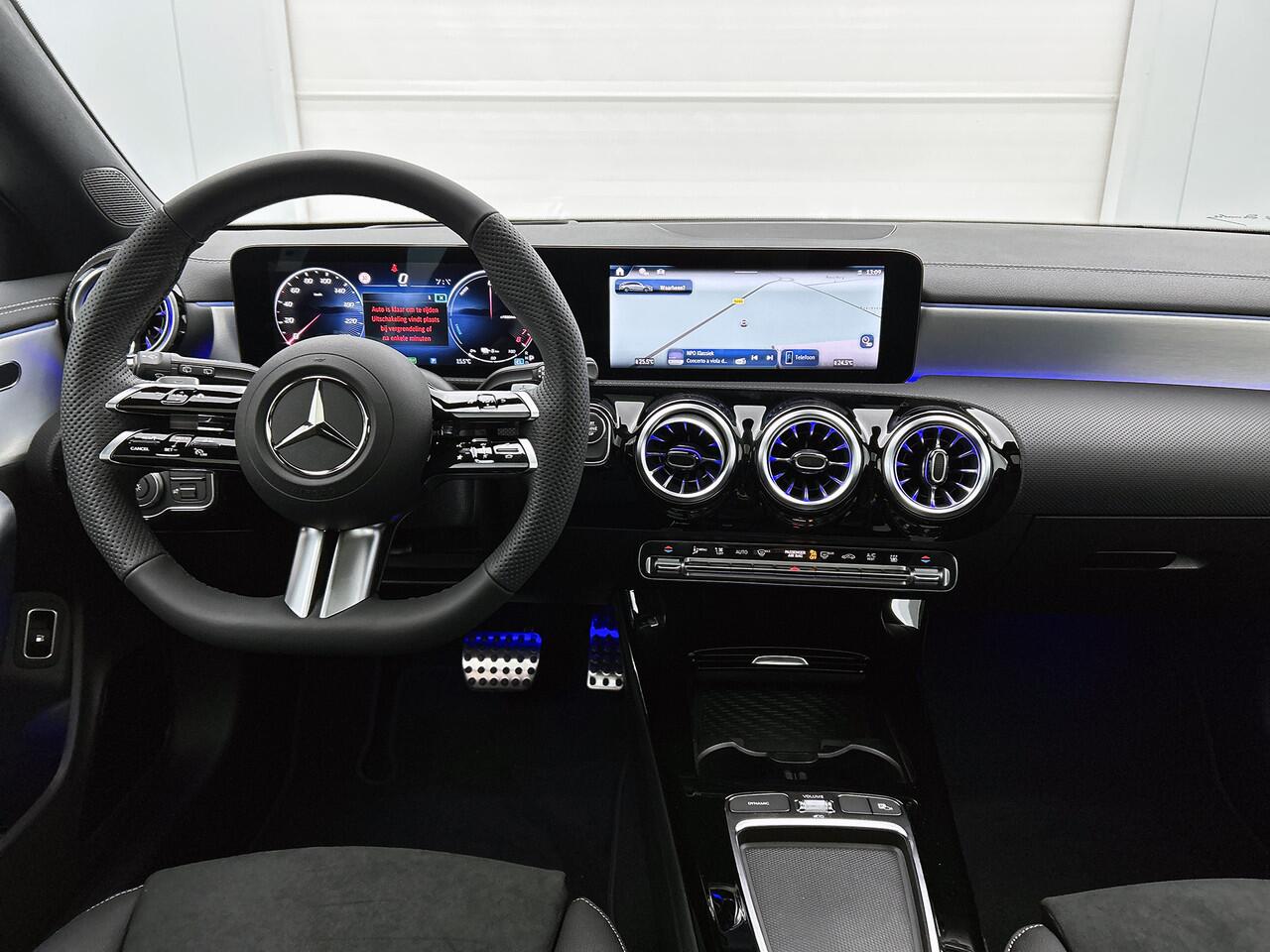 Mercedes-Benz CLA-KLASSE Shooting Brake 250 e Business Solution AMG | AMG Line Plus pakket | Trekhaak | Antidiefstalpakket GUARD 360° Plus | Smartphone-integratie | Nightpakket | 19" AMG velgen | Head-up display |