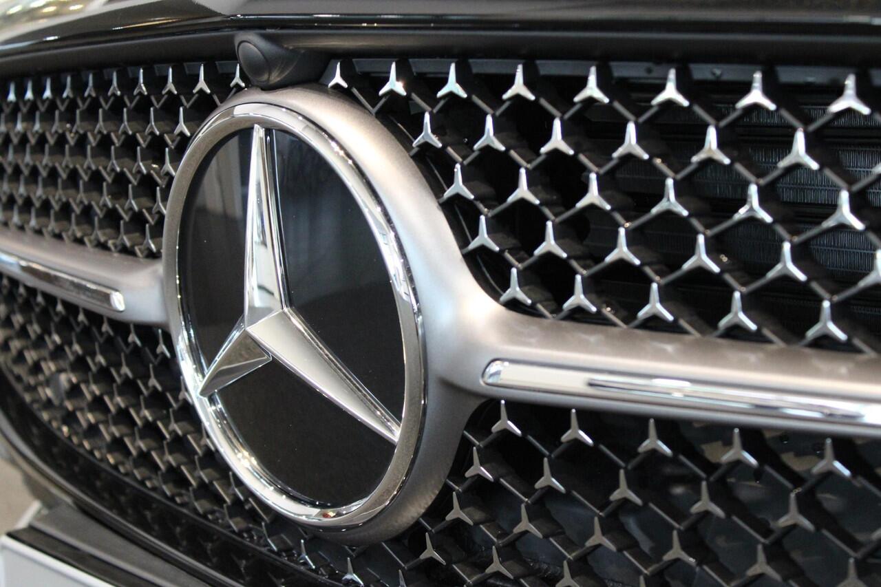 Mercedes-Benz CLA-KLASSE Shooting Brake 200 AMG Line Panorama dak | Trekhaak