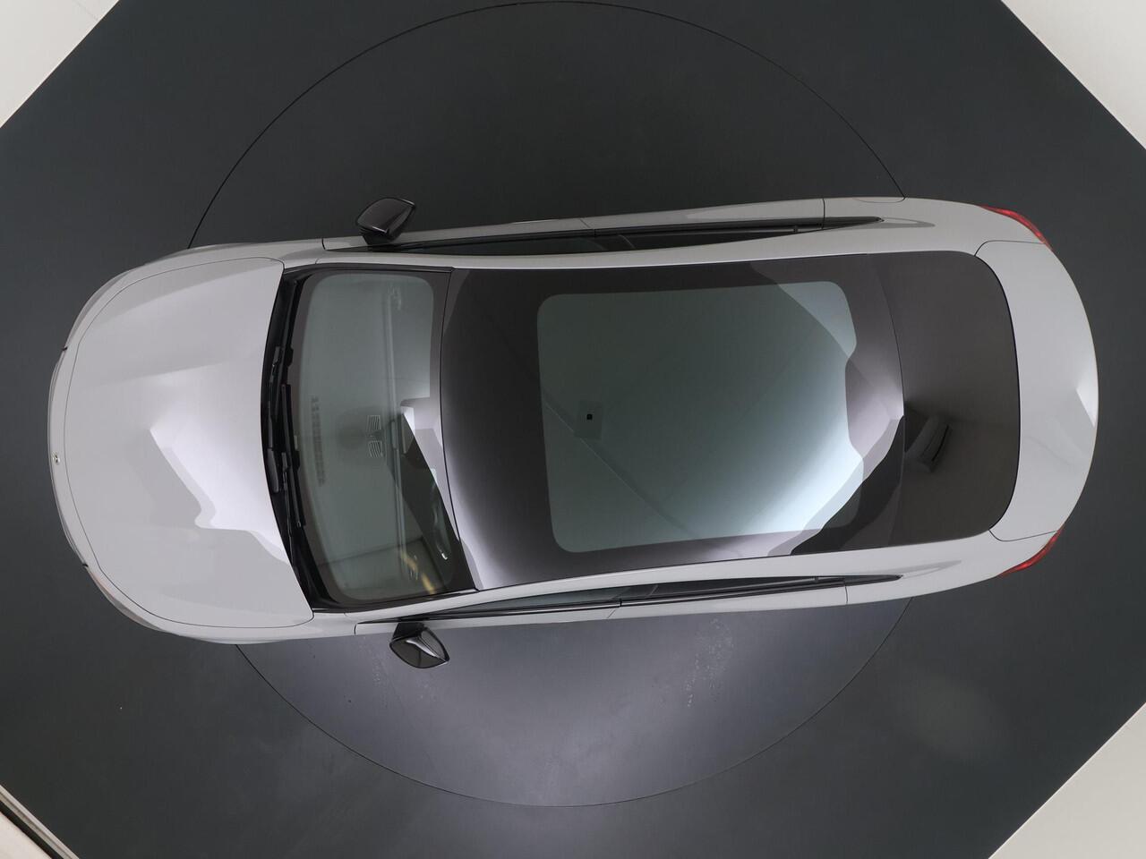 Mercedes-Benz CLA-KLASSE 250+ Launch Edition 85 kWh Accu | Trekhaak Wegklapbaar | Memorystoelen | Warmtepomp | Multibeam Led | Stoelverwarming Voorin | Distronic Cruise Control | Achteruitrijcamera | Nightpakket | Dodehoekassistent