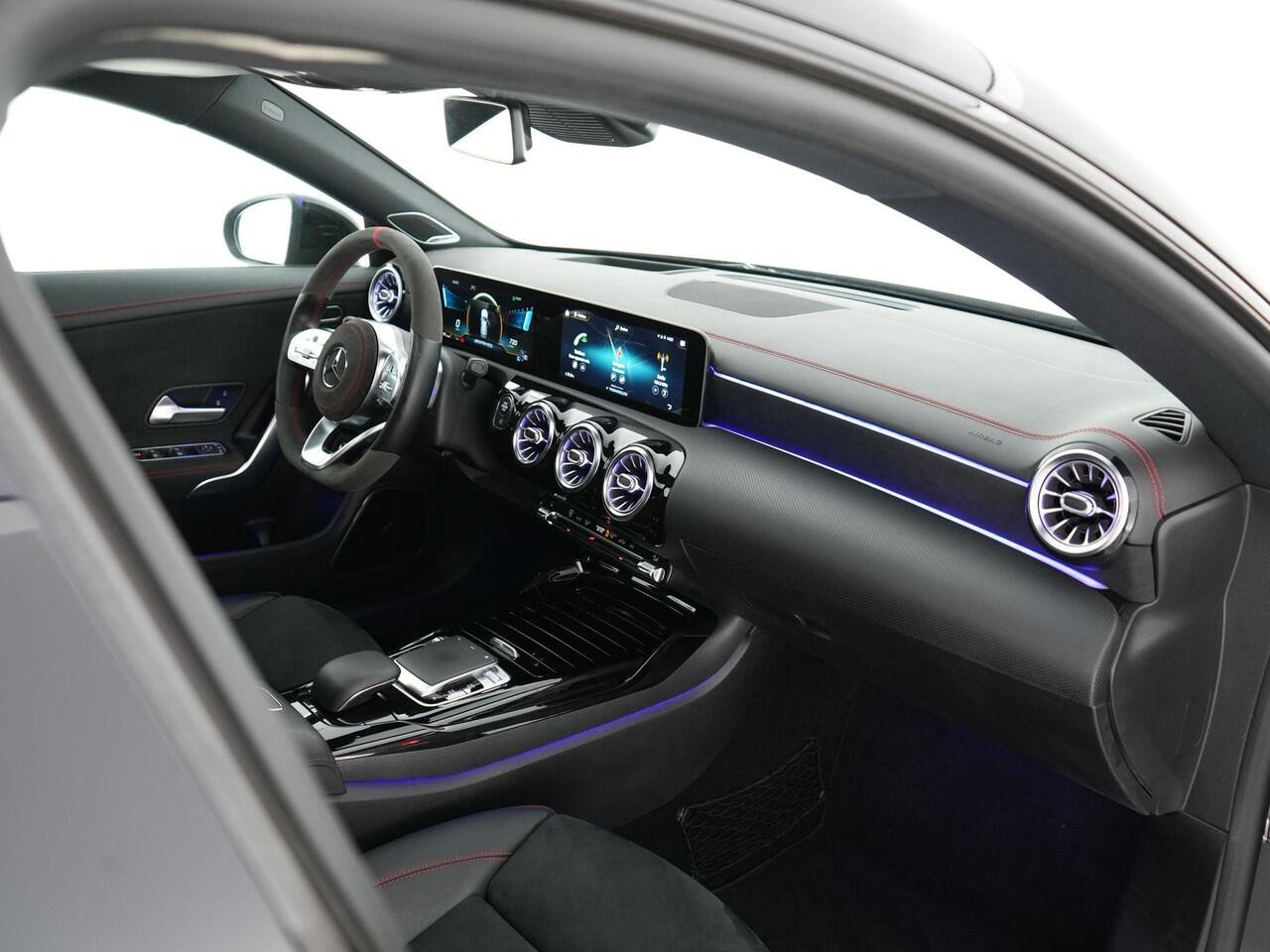 Mercedes-Benz CLA-KLASSE 35 AMG 306pk 4MATIC Premium Plus |panoramadak|Burmester|HUD|BLIS|Apple Carplay|stoelverwarming|parkeercamera|adaptive cruise control|clima control|