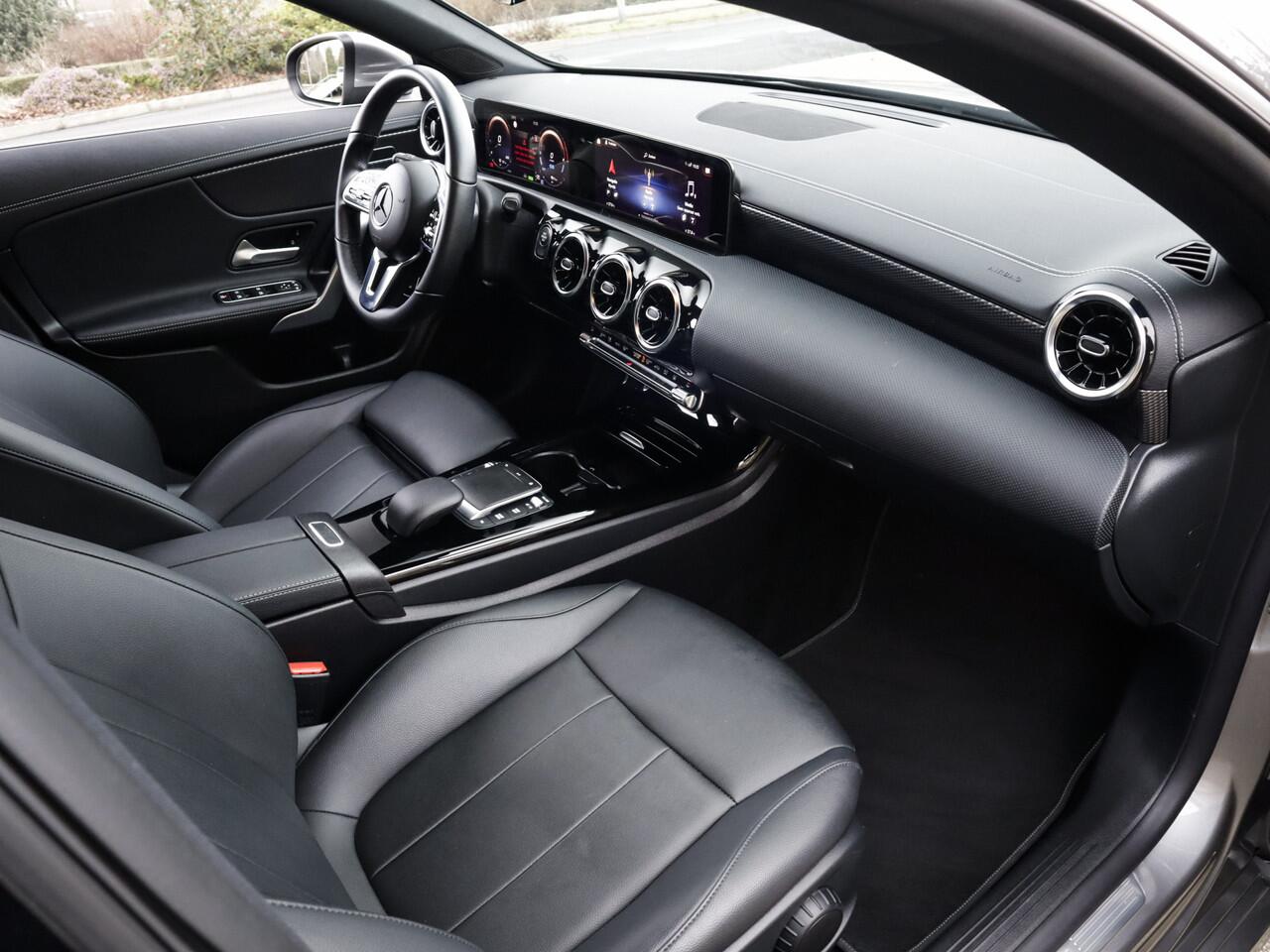 Mercedes-Benz CLA-KLASSE Shooting Brake 250 e Luxury Line 1e-Eig. & Dealer-Onderh. BOVAG-Garantie. NL-Auto.