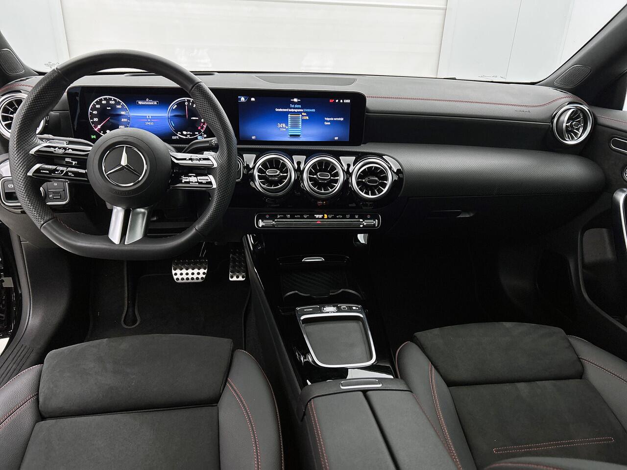 Mercedes-Benz CLA-KLASSE Shooting Brake 250 e Star Edition | Panoramdak | Memory Stoelen | Head-up display | 360°-camera | Inclusief 24 maanden MB Certified garantie voor Europa.