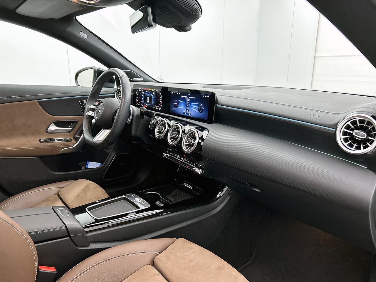 Mercedes-Benz CLA-KLASSE Shooting Brake 250 e Edition AMG Plug-In Hybride | Bahia Bruin interieur | Panoramadak | Burmester® | Memory | 360° Camera | Stoel en Stuurverwarming | Inclusief 24 maanden Mercedes-Benz Certified garantie voor Europa.