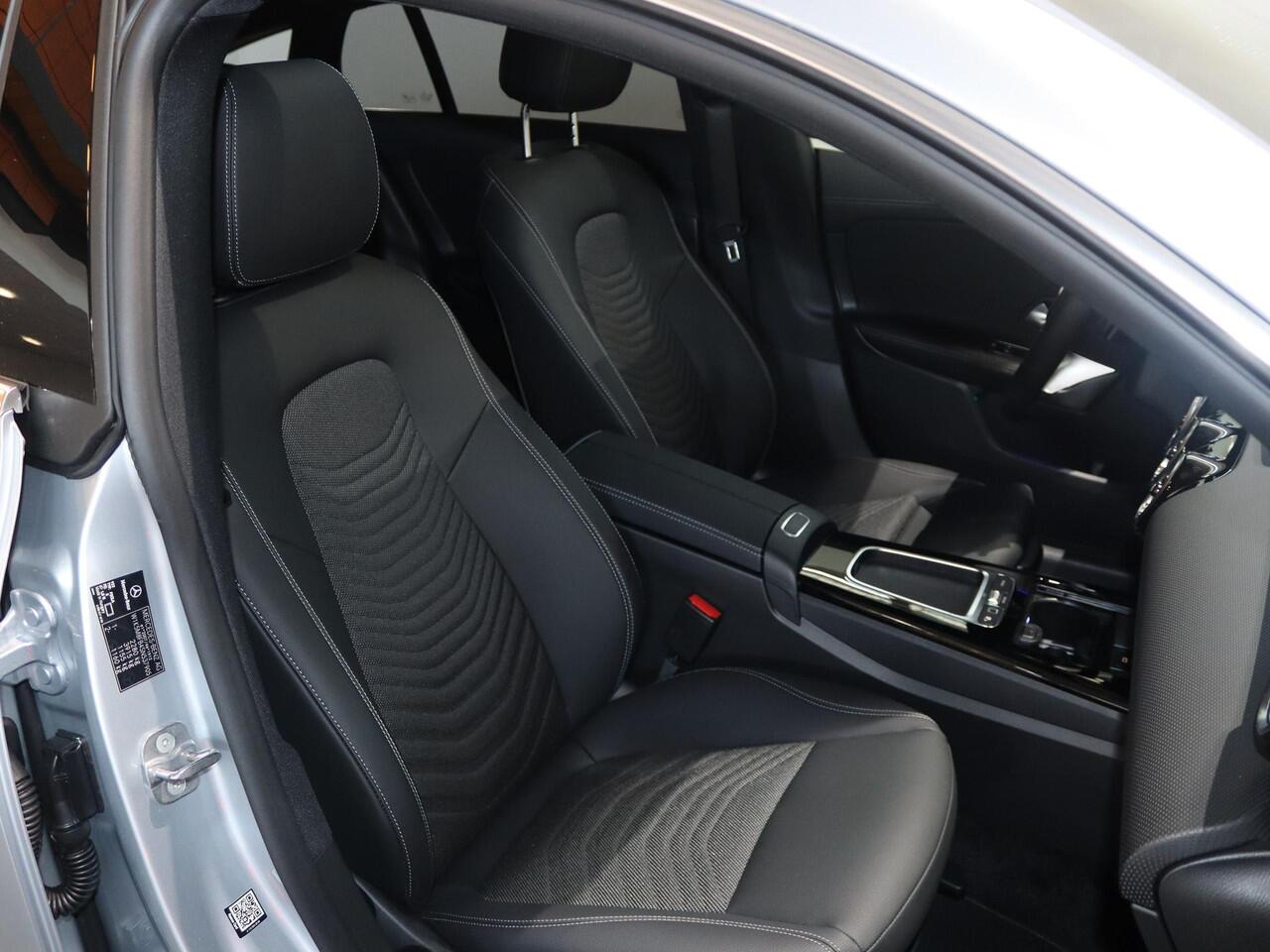 Mercedes-Benz CLA-KLASSE Shooting Brake 250e Star Edition Luxury Line LIMITED | Panoramaschuifdak | Dodehoekassistent | Achteruitrijcamera |