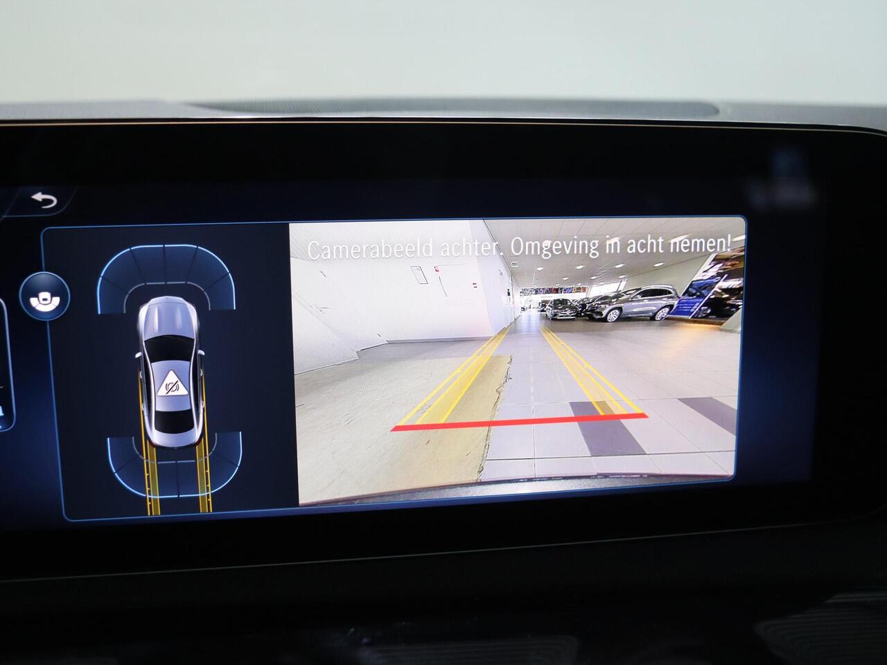 Mercedes-Benz CLA-KLASSE 180 Star Edition AMG Line | Panoramaschuifdak | DISTRONIC | Nightpakket | Achteruitrijcamera |