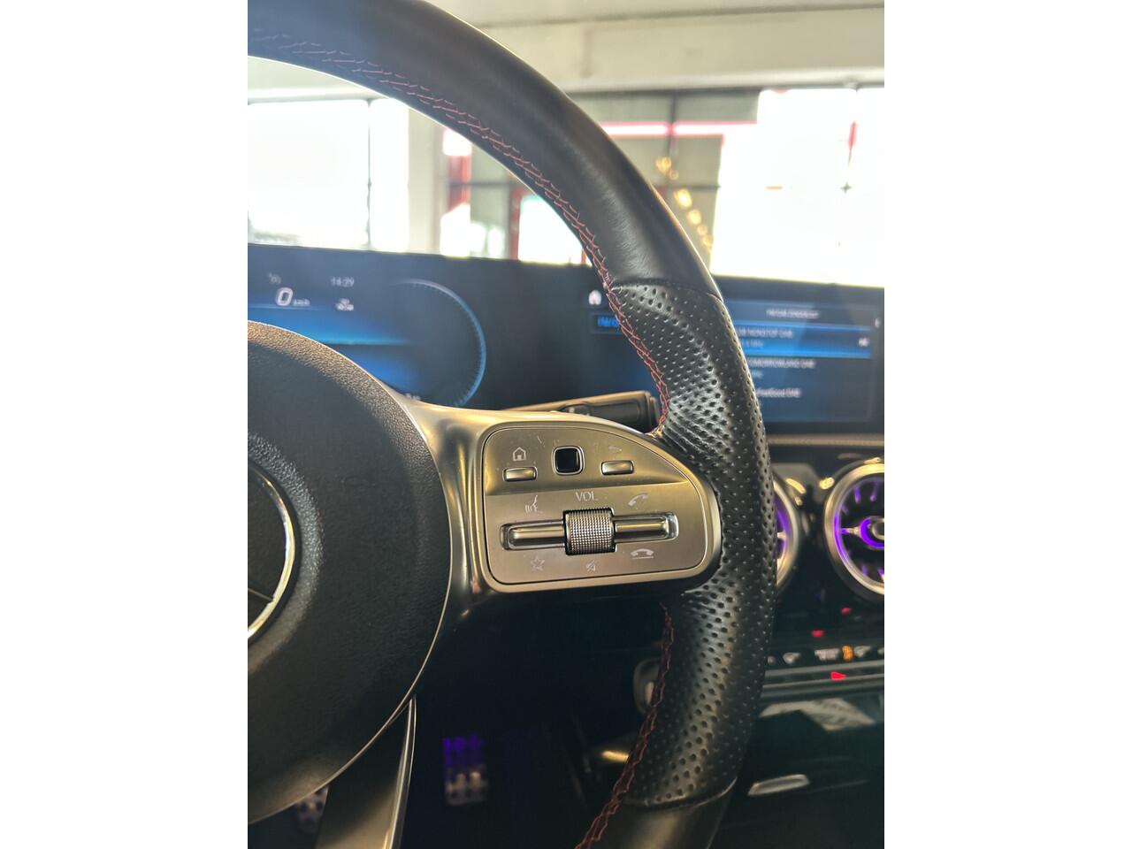 Mercedes-Benz CLA-KLASSE 250 e AMG Line | Panoramadak | Sfeerverlichting | Achteruitrijcamera | Cruise control | Climate control | Apple carplay | Elek. inklapbare spiegels