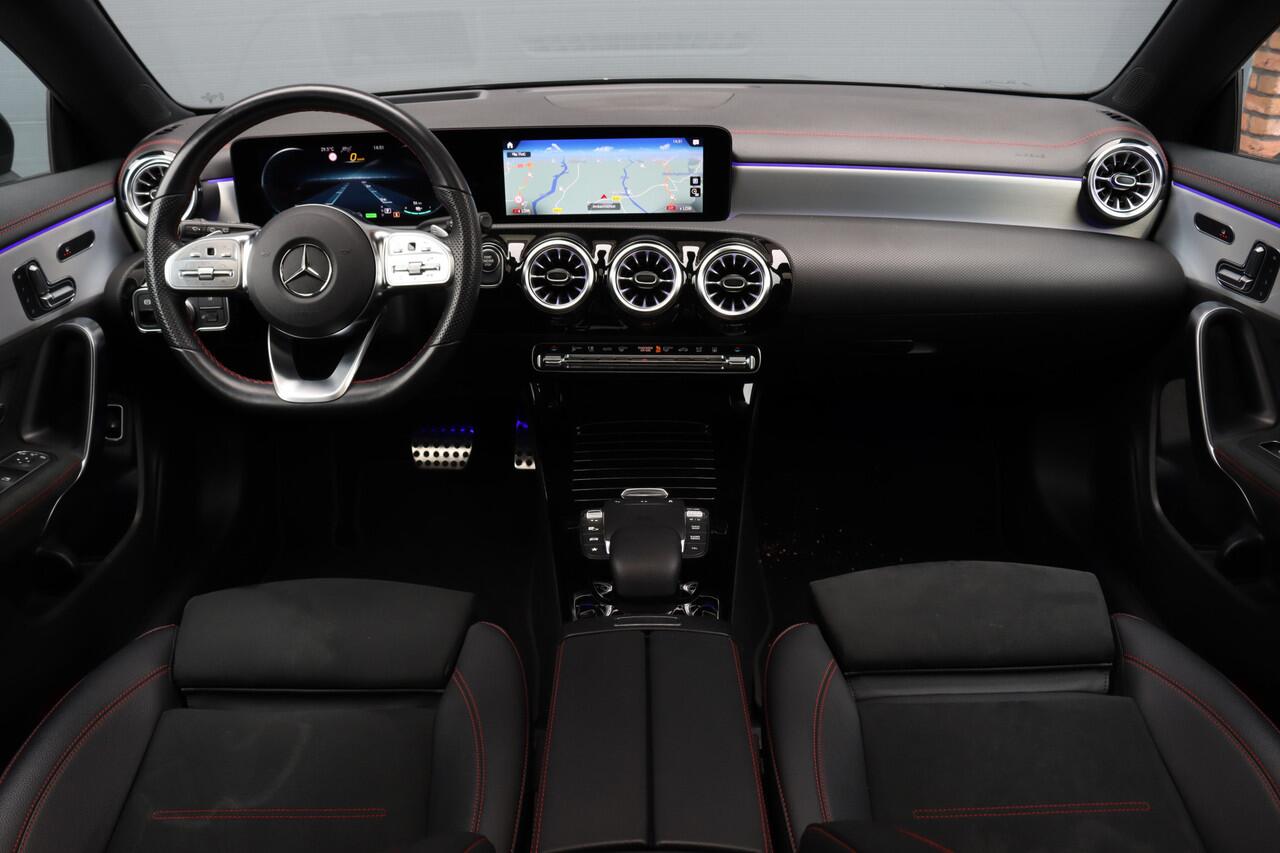 Mercedes-Benz CLA-KLASSE Shooting Brake 250 e AMG Line | Panoramadak | Distronic+ | Memory | HUD | Surround Camera | Keyless Go | Widescreen | Sfeerverlichting |