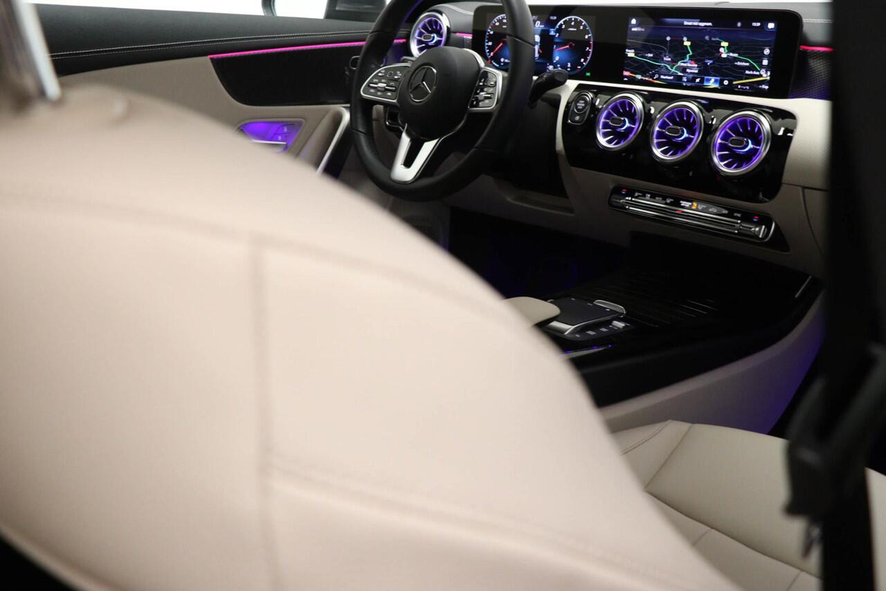Mercedes-Benz CLA-KLASSE Shooting Brake 180 Luxury Line | PREMIUM PACK | MATRIX LED | APPLE | TREKHAAK