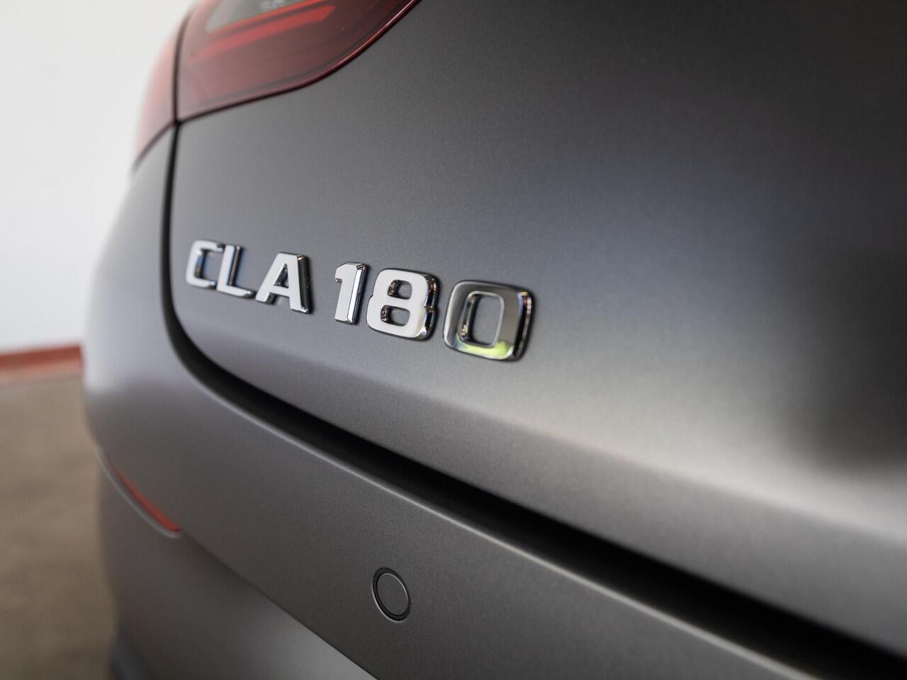 Mercedes-Benz CLA-KLASSE Coupé 180 Business Solution AMG