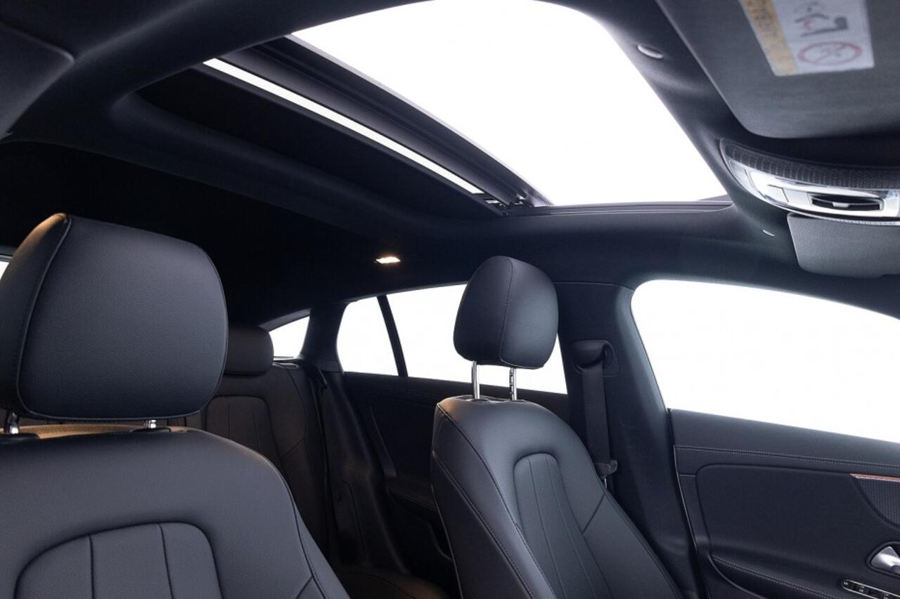 Mercedes-Benz CLA-KLASSE 180 Shooting Brake Luxury Line Automaat | PANORAMADAK | LEDER