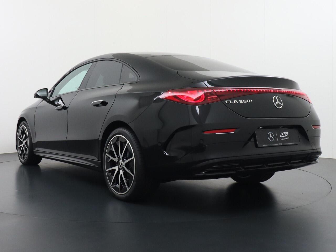 Mercedes-Benz CLA-KLASSE 250+ Launch Edition 85 kWh Accu | Trekhaak Wegklapbaar | Memorystoelen | Warmtepomp | Multibeam Led | Stoelverwarming Voorin | Distronic Cruise Control | Achteruitrijcamera | Nightpakket | Dodehoekassistent