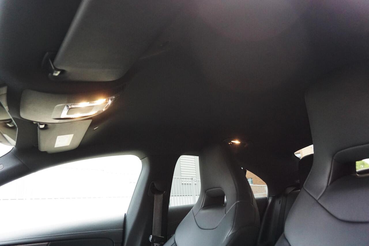 Mercedes-Benz CLA-KLASSE 250 225PK/Led-Matrix/18Inch./Sportstoelen Leer/ Dealeronderhouden