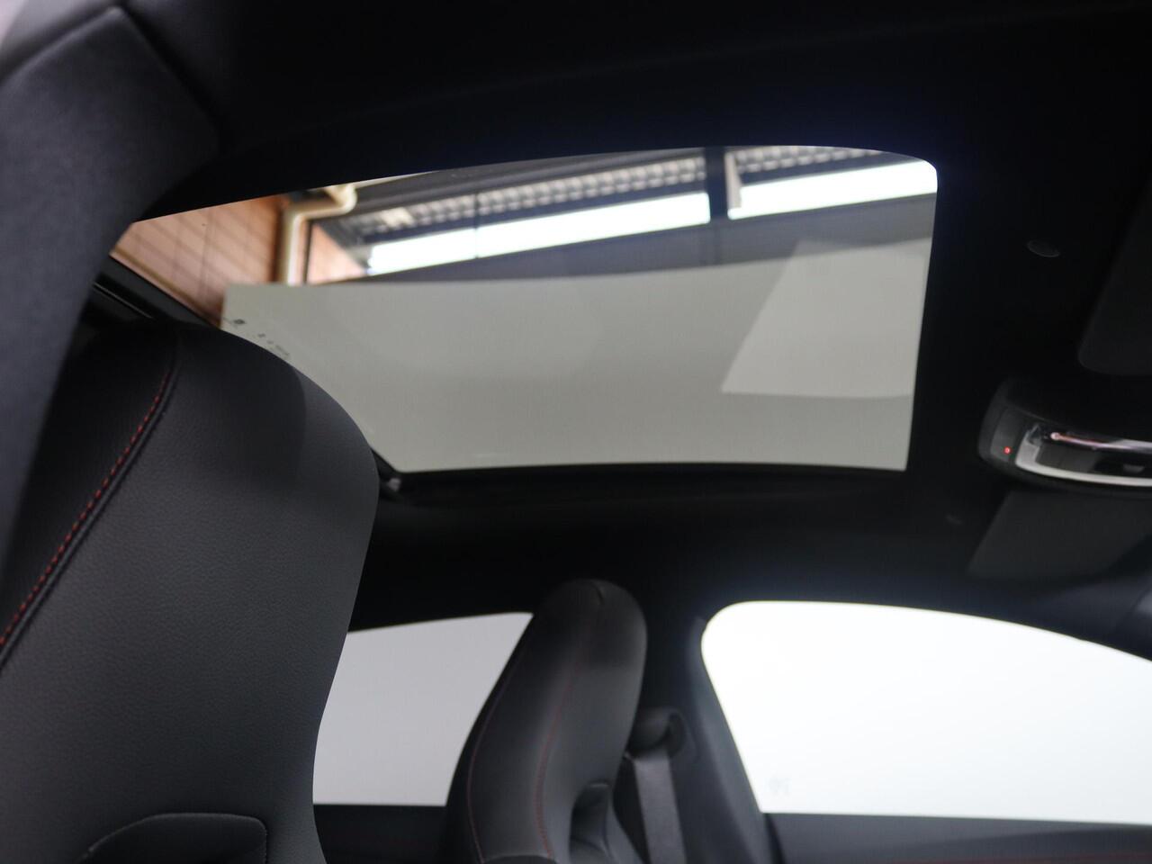 Mercedes-Benz CLA-KLASSE Shooting Brake 250e Business Solution AMG | Panoramaschuifdak | Head-up display | 360° camera | Dodehoekassistent |