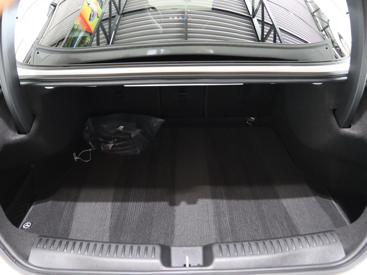 Mercedes-Benz CLA-KLASSE 250+ Launch Edition 85 kWh | Night | Panoramadak | DISTRONIC | Achteruitrijcamera | Dodehoekassistent |