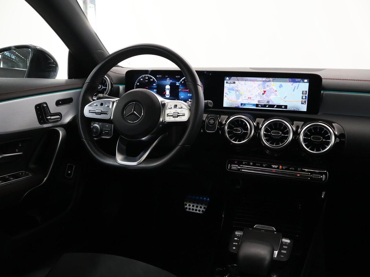 Mercedes-Benz CLA-KLASSE 250e Business Solution AMG Limited | Night | Panoramadak | Keyless | Stoelverwarming | Memory | Sfeerverlichting |