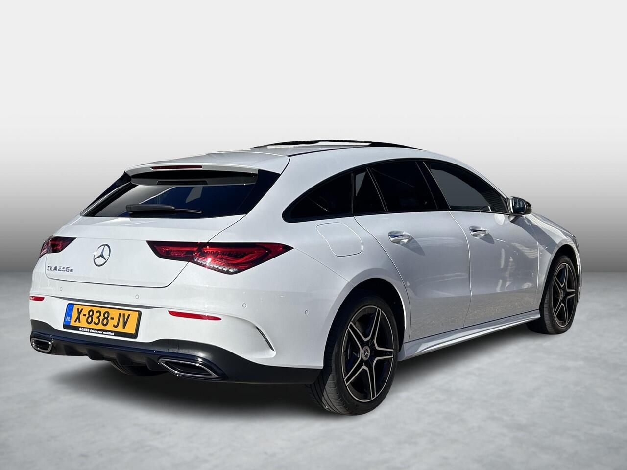 Mercedes-Benz CLA-KLASSE Shooting Brake 250 e AMG Line | Nightpakket | Panoramadak | Achteruitrijcamera | Stoelverwarming | Sfeerverlichting | Apple & Android Carplay