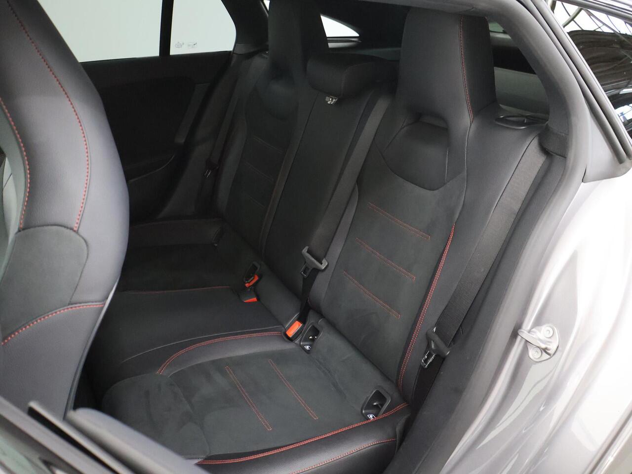 Mercedes-Benz CLA-KLASSE Shooting Brake 180 Advantage | AMG | Night | Panoramadak | Widescreen | Stoelverwarming |